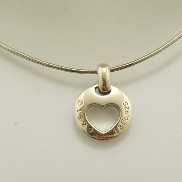 Tiffany & Co. Stencil Heart pendant necklace - Picture 4 of 11